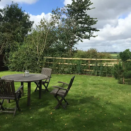 West Tyning Bed & Breakfast 3*